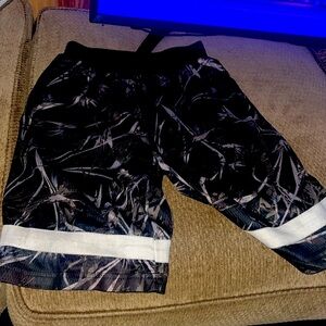 Kids short worn once comfortable good looking stylish and breathable